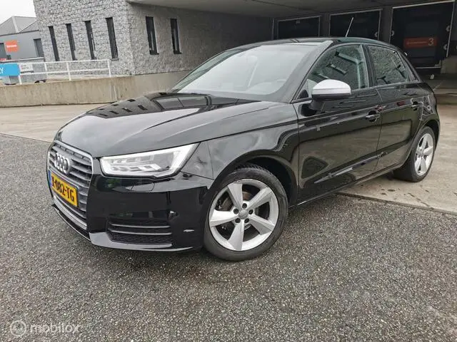 Photo 1 : Audi A1 2017 Petrol