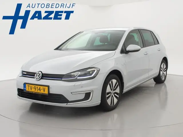 Photo 1 : Volkswagen Golf 2018 Électrique