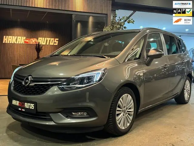 Photo 1 : Opel Zafira 2017 Petrol