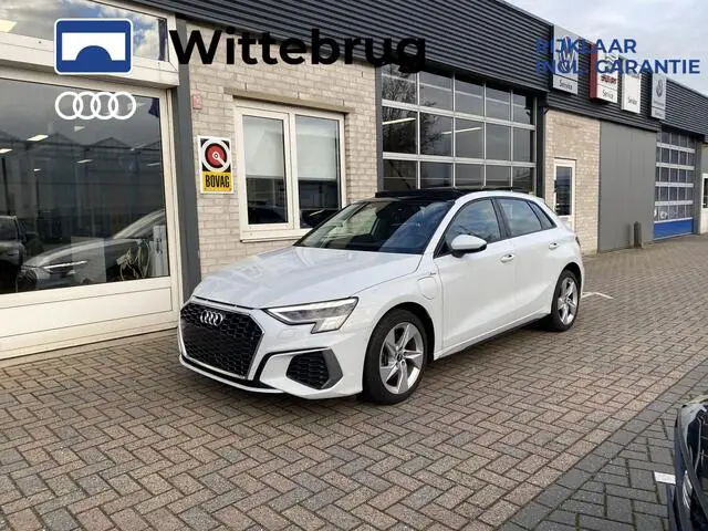 Photo 1 : Audi A3 2021 Hybride