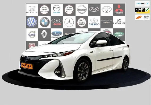 Photo 1 : Toyota Prius 2017 Hybride