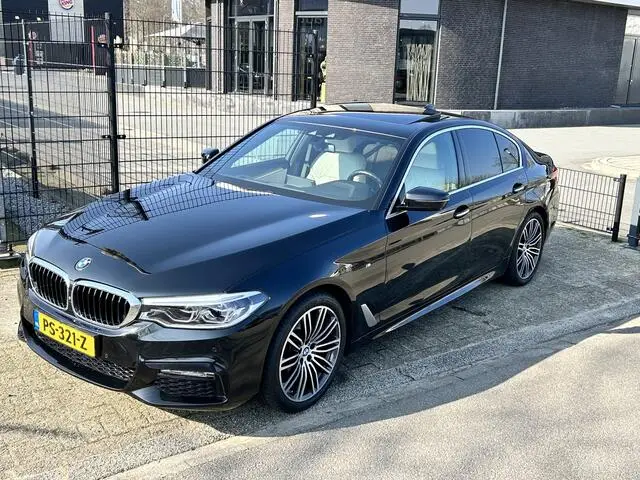 Photo 1 : Bmw Serie 5 2017 Essence