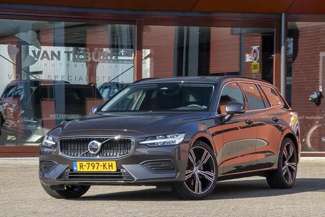 Photo 1 : Volvo V60 2022 Hybrid