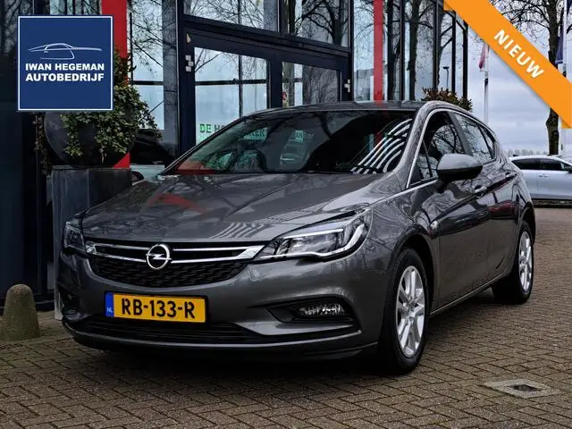 Photo 1 : Opel Astra 2017 Essence