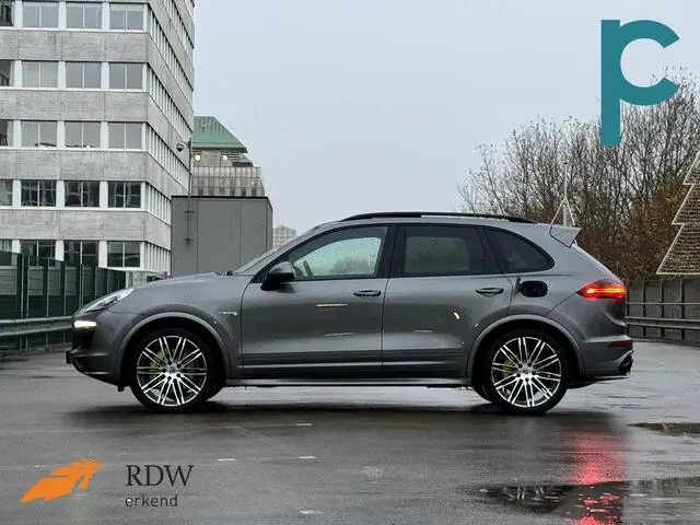 Photo 1 : Porsche Cayenne 2017 Hybride