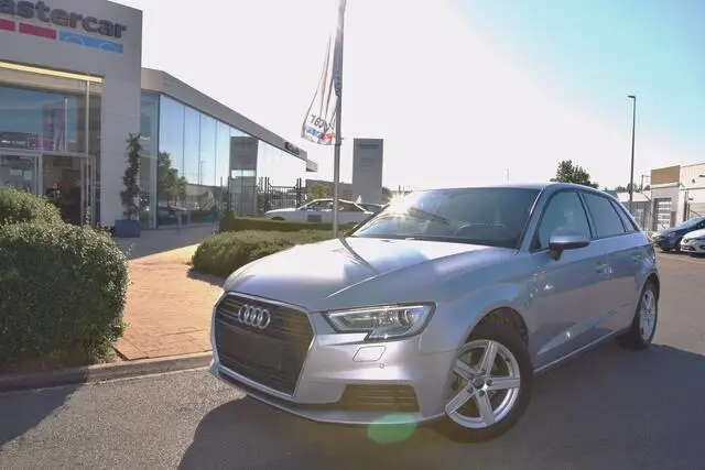 Photo 1 : Audi A3 2017 Petrol