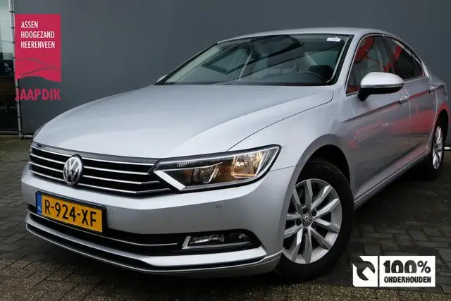 Photo 1 : Volkswagen Passat 2017 Essence