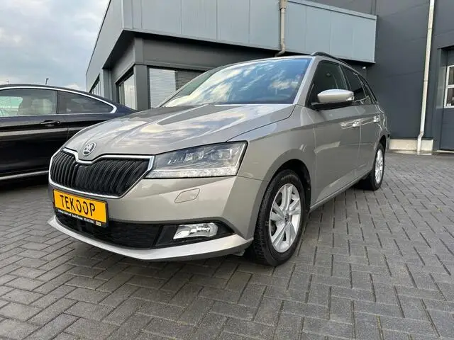 Photo 1 : Skoda Fabia 2019 Essence