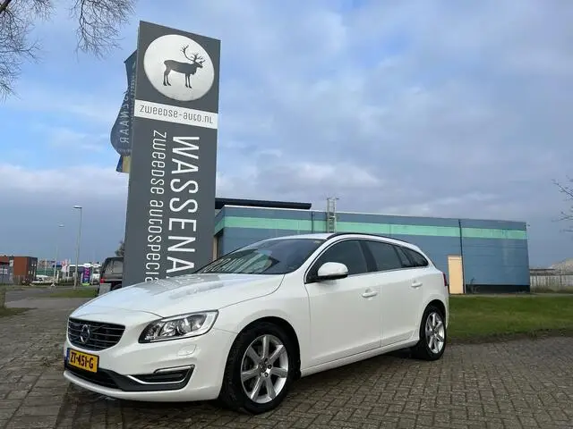 Photo 1 : Volvo V60 2016 Essence