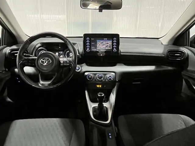 Photo 1 : Toyota Yaris 2020 Petrol