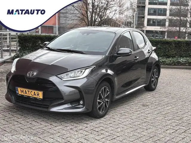 Photo 1 : Toyota Yaris 2022 Petrol