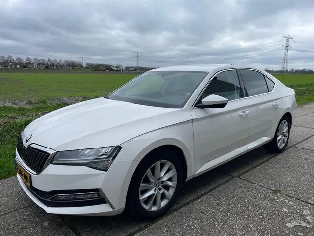 Photo 1 : Skoda Superb 2020 Hybride