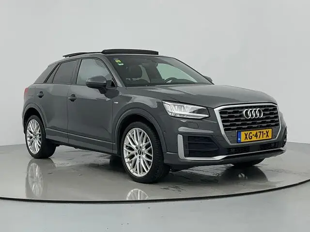 Photo 1 : Audi Q2 2017 Petrol