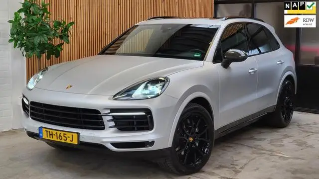 Photo 1 : Porsche Cayenne 2018 Essence