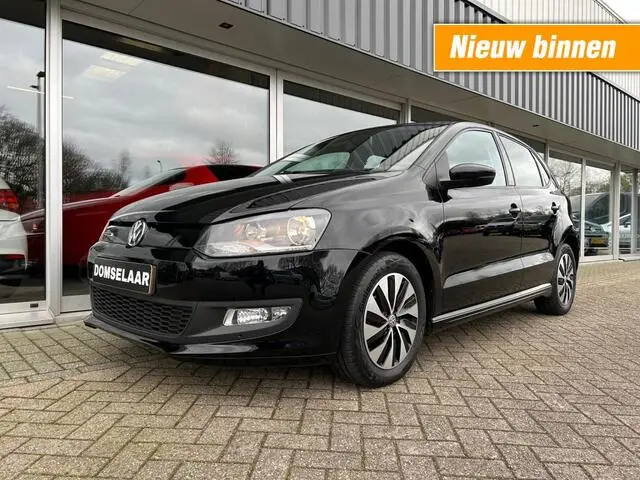 Photo 1 : Volkswagen Polo 2015 Petrol