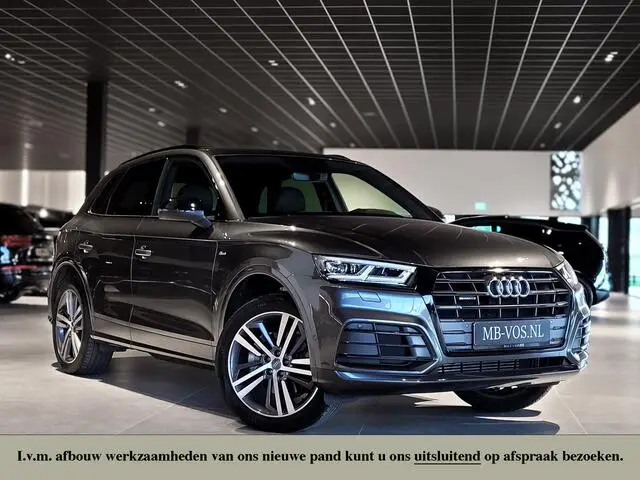 Photo 1 : Audi Q5 2019 Petrol