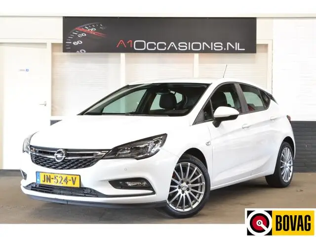 Photo 1 : Opel Astra 2015 Petrol