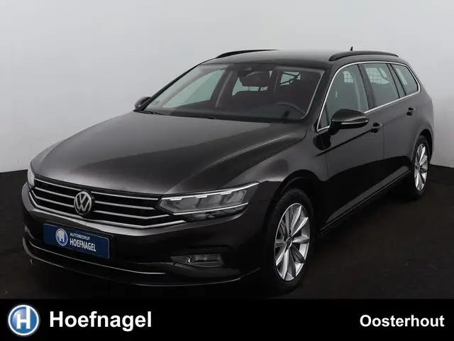 Photo 1 : Volkswagen Passat 2020 Petrol