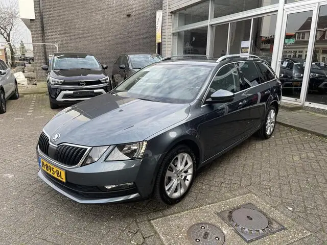 Photo 1 : Skoda Octavia 2020 Essence