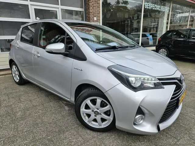 Photo 1 : Toyota Yaris 2015 Hybride