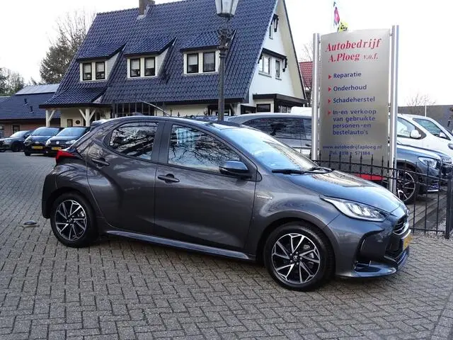 Photo 1 : Toyota Yaris 2021 Hybrid