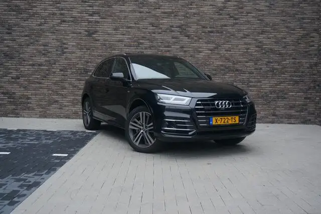 Photo 1 : Audi Q5 2019 Hybrid