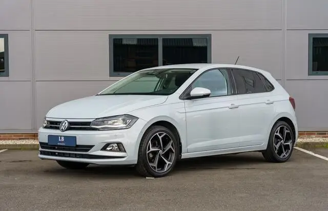 Photo 1 : Volkswagen Polo 2017 Petrol