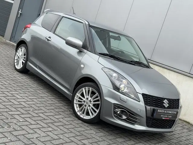 Photo 1 : Suzuki Swift 2016 Petrol