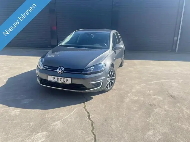 Photo 1 : Volkswagen Golf 2019 Électrique