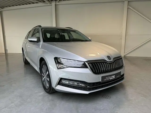 Photo 1 : Skoda Superb 2021 Non renseigné