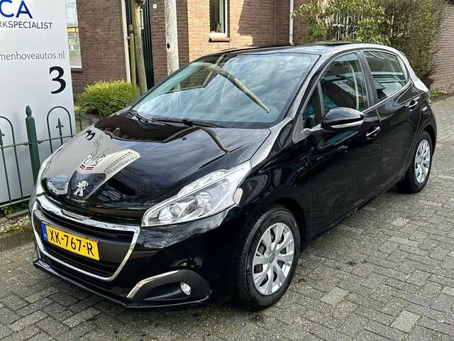 Photo 1 : Peugeot 208 2019 Petrol