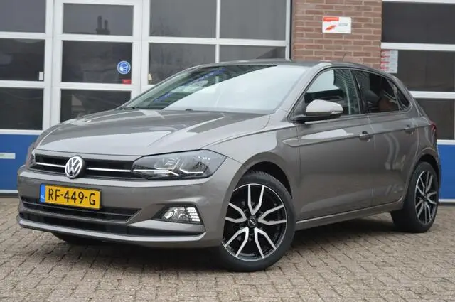 Photo 1 : Volkswagen Polo 2017 Petrol