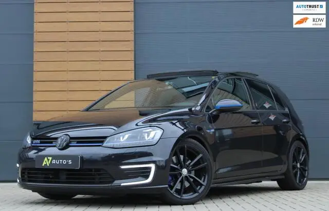 Photo 1 : Volkswagen Golf 2015 Hybrid