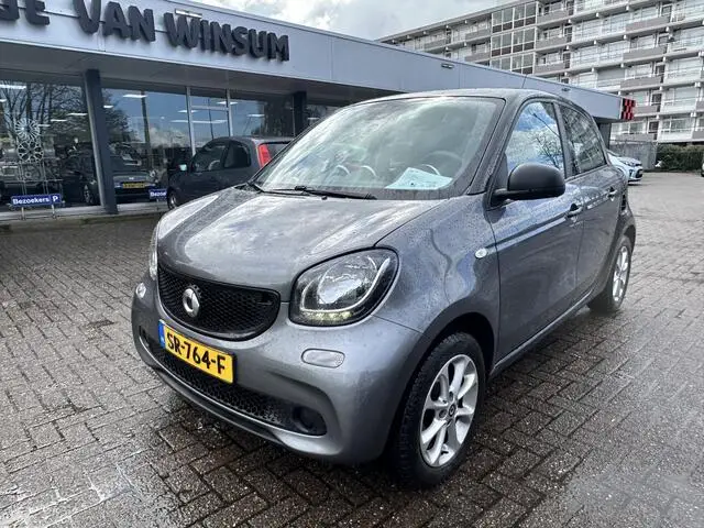 Photo 1 : Smart Forfour 2018 Petrol