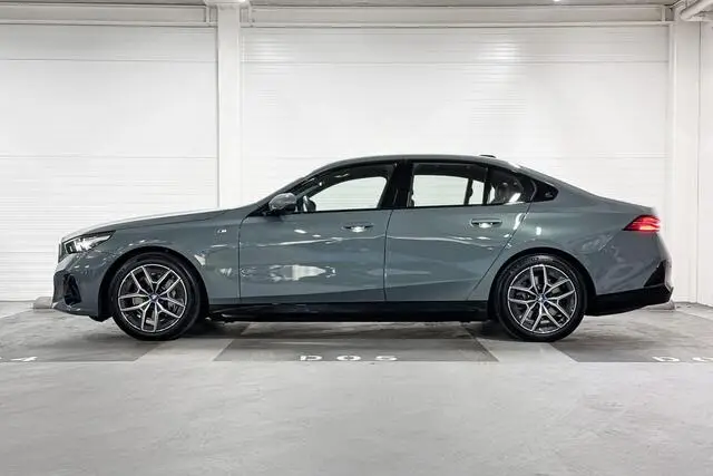 Photo 1 : Bmw I5 2023 Electric