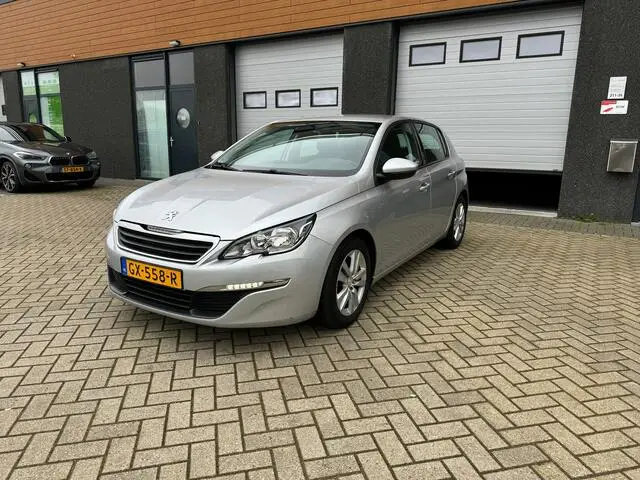 Photo 1 : Peugeot 308 2015 Petrol