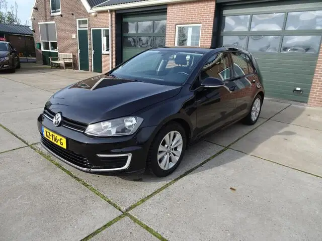 Photo 1 : Volkswagen Golf 2016 Petrol