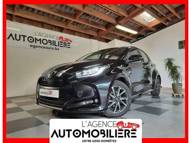 Photo 1 : Toyota Yaris 2023 Petrol