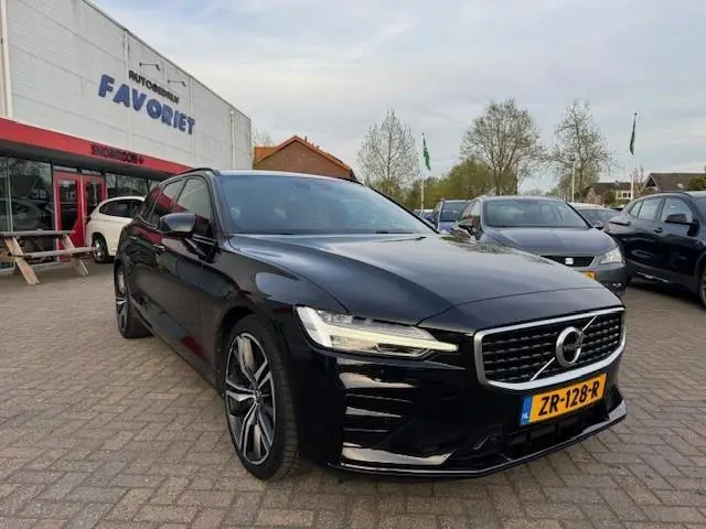 Photo 1 : Volvo V60 2019 Essence