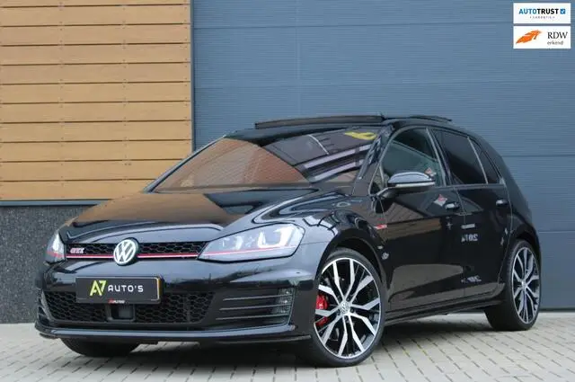 Photo 1 : Volkswagen Golf 2015 Petrol