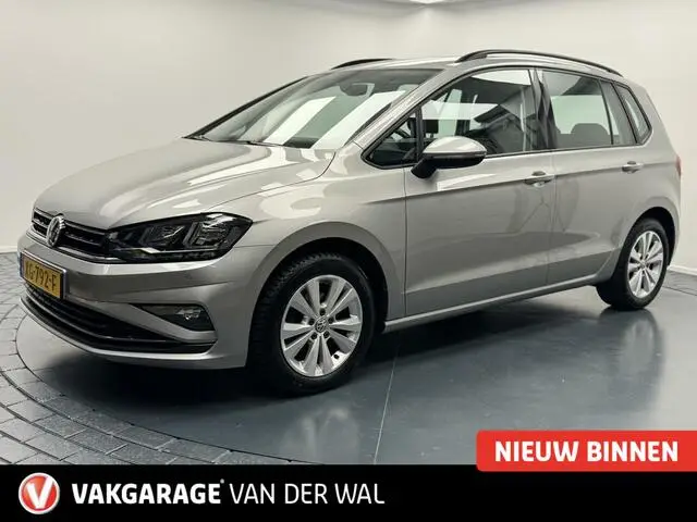 Photo 1 : Volkswagen Golf 2019 Essence