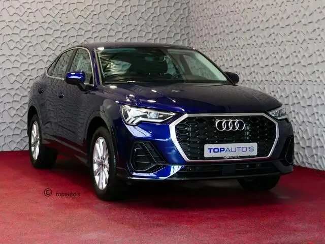 Photo 1 : Audi Q3 2023 Petrol