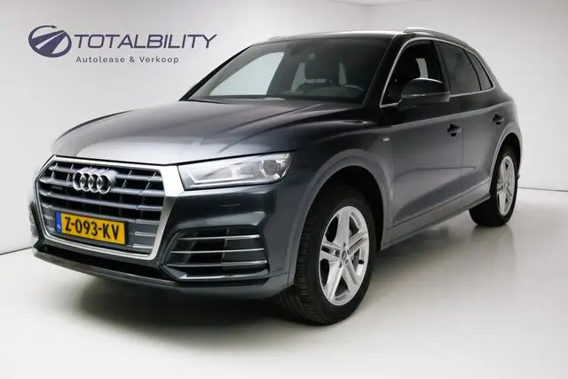 Photo 1 : Audi Q5 2021 Hybride