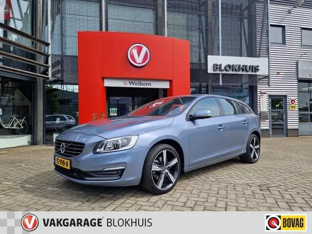 Photo 1 : Volvo V60 2017 Essence