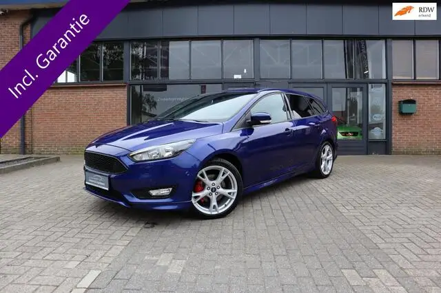 Photo 1 : Ford Focus 2017 Petrol