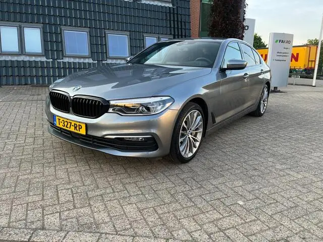 Photo 1 : Bmw Serie 5 2019 Petrol