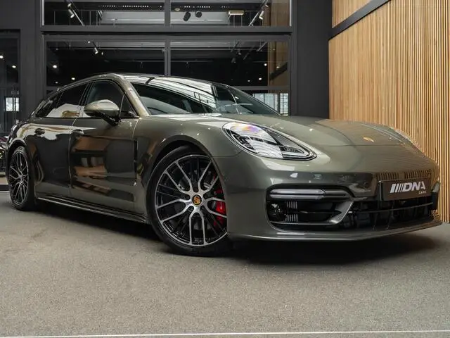 Photo 1 : Porsche Panamera 2023 Hybrid