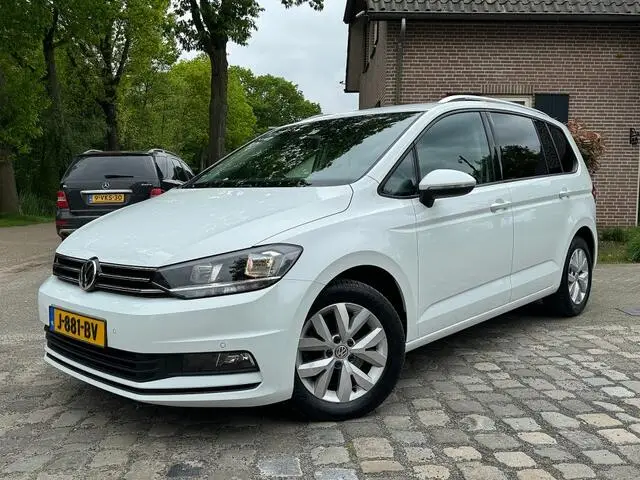 Photo 1 : Volkswagen Touran 2020 Petrol