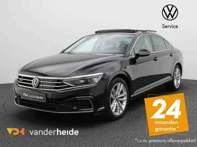 Photo 1 : Volkswagen Passat 2021 Hybride