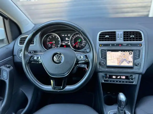 Photo 1 : Volkswagen Polo 2016 Essence